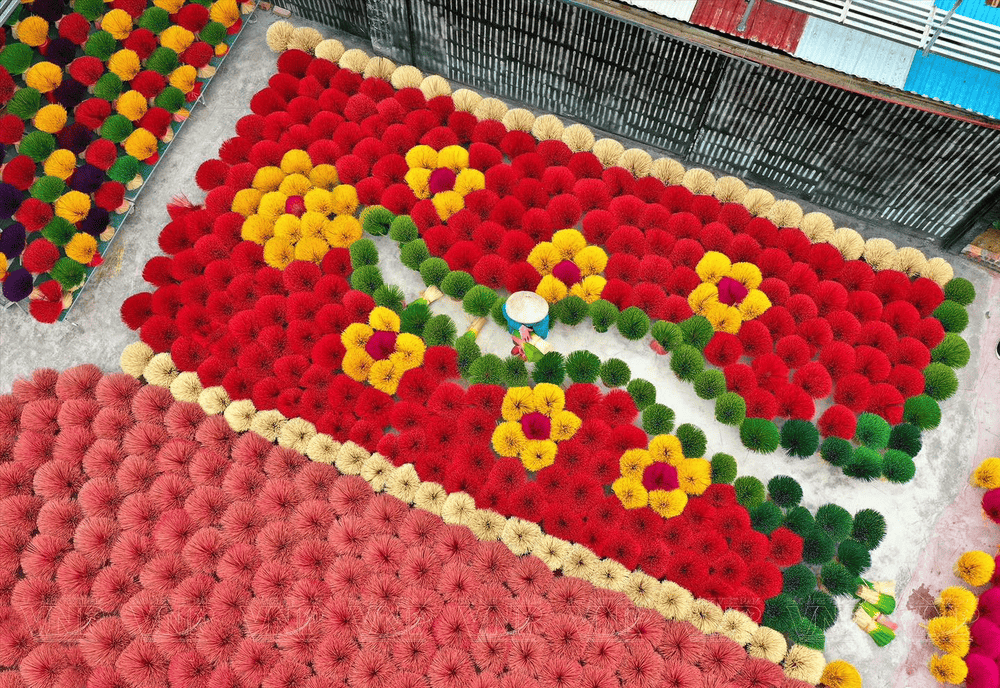 Quảng Ph&uacute; Cầu nổi tiếng với những &ldquo;đ&oacute;a hương&rdquo; rực rỡ sắc m&agrave;u (Nguồn: Fanpage L&agrave;ng Hương Quảng Ph&uacute; Cầu)